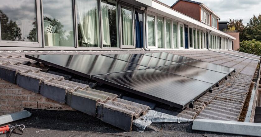 Balkonkraftwerk richtig installieren: Auswahl, Montage, Anmeldung, Sicherheit und Kosten