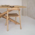 Esstisch richtig dimensionieren und platzieren: Masse, Sitzabstaende, Formen, Materialien und Kosten