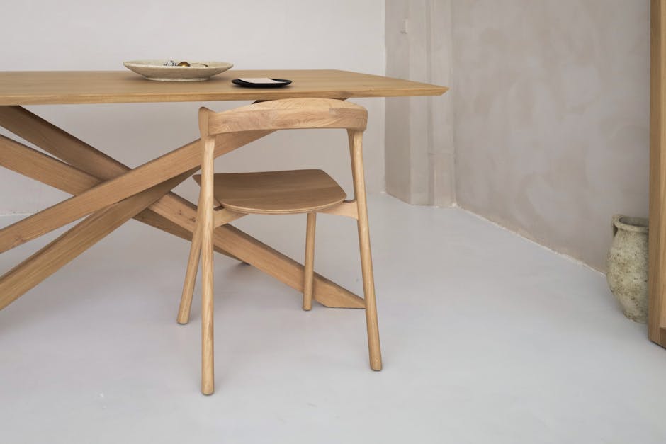 Esstisch richtig dimensionieren und platzieren: Masse, Sitzabstaende, Formen, Materialien und Kosten