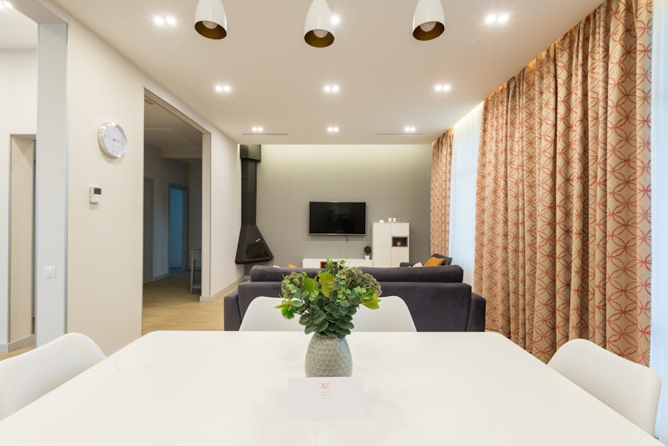 Vorhangschienen an der Betondecke montieren: Systeme, Dübel, Aufmaß, Bohrtechnik und Kosten