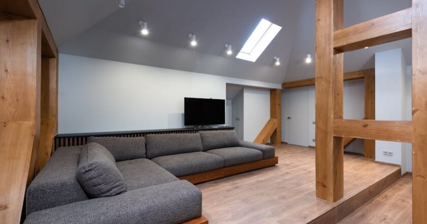 Vinyl-Clickboden verlegen wie ein Profi: Untergrund, Dämmung, Zuschnitt, Übergänge und Kosten